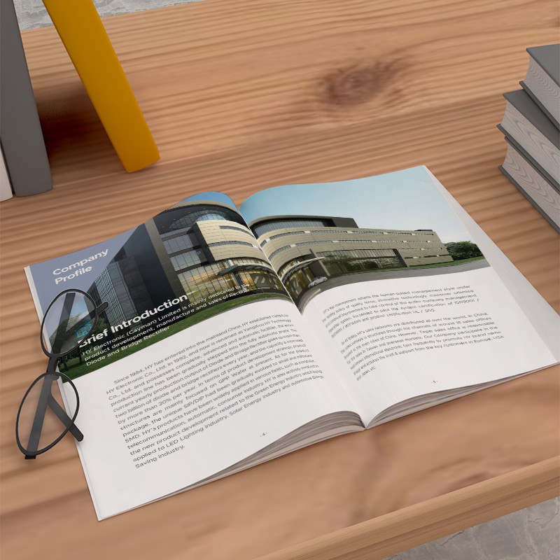 如何通過廣告設計的創意布局和視覺元素，巧妙地隱藏產品信息，同時保持廣告的吸引力和記憶點？